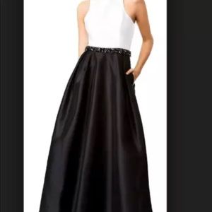 Monique L’huilllier Black and white gown w/ beads